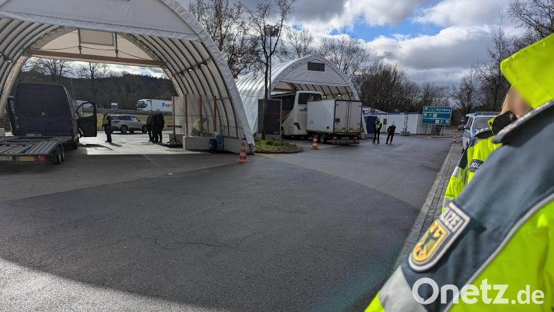 Die Bundespolizei hat bei Kontrollen an der A6 bei Waidhaus mehrere Personen an der Einreise gehindert. Bild: Bundespolizei