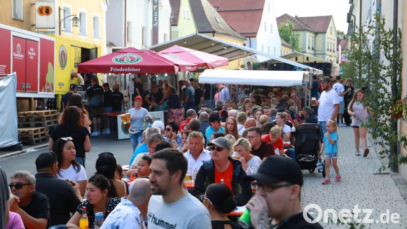 Die &quot;Festmeile&quot; in der war ständig gut gefüllt Bräugasse. Bild: njn