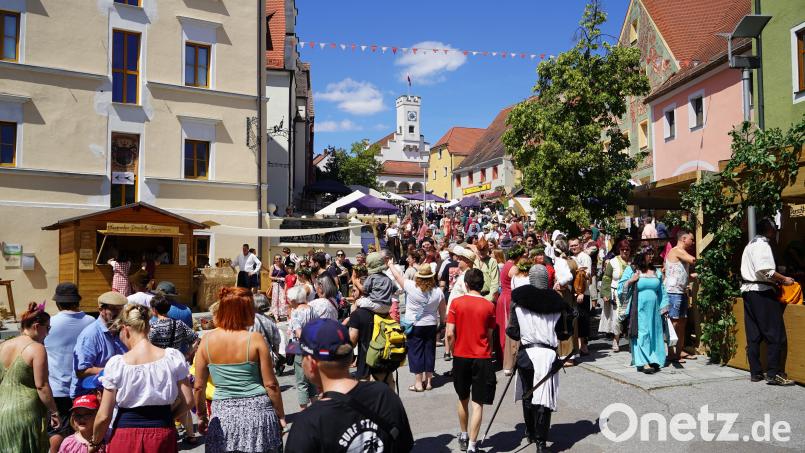 Über 20.000 Menschen haben den Mittelalterlichen Markt 2025 in Nabburg besucht. Bild: Sebastian Böhm
