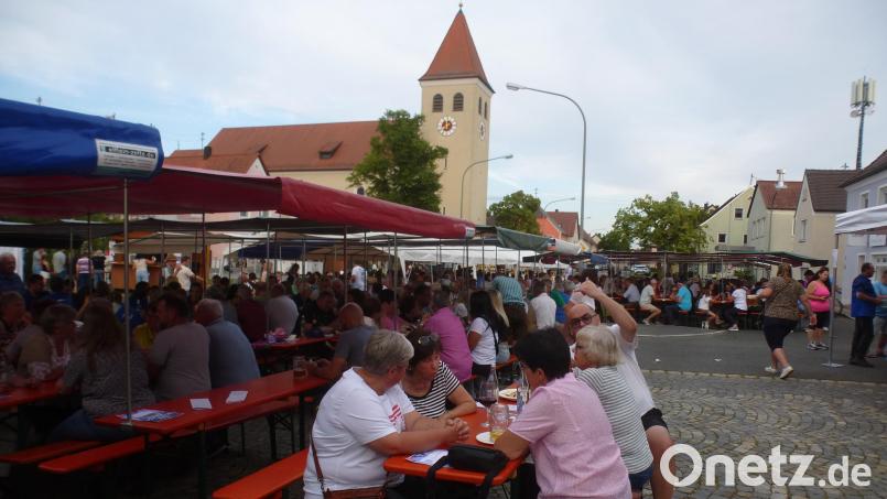 Der Marktplatz von Kaltenbrunn wurde am Wochenende Heimat des 7. Kaltenbrunner Marktfestes. Bild: bk