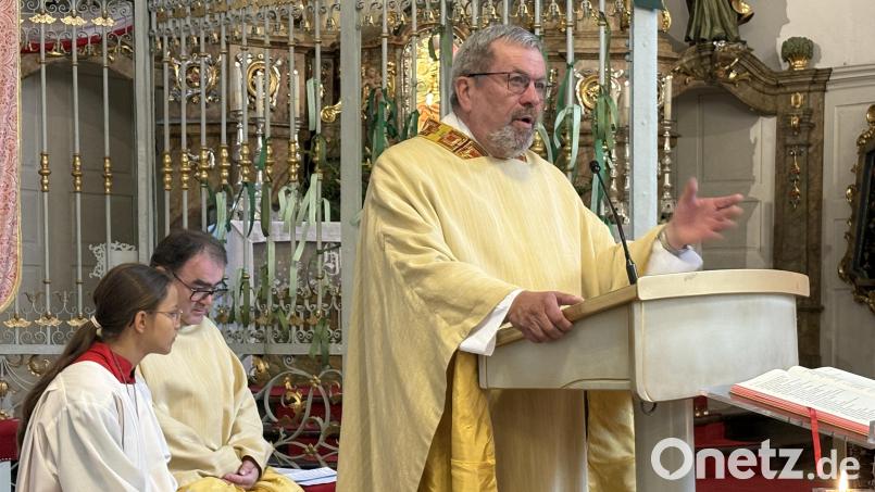 Pfarrer Markus Ertl aus Wernberg, gebürtiger Sulzbach-Rosenberger, gestaltete den ersten Festgottesdienst zum Frauentag auf dem Annaberg gemeinsam mit Pfarrer Herbert Mader. Bild: ge