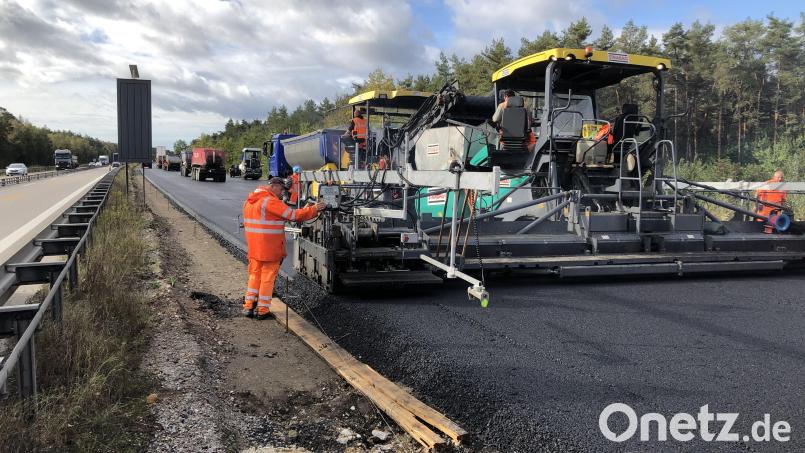 Zwischen Teublitz und Ponholz beginnt die Erneuerung der Fahrbahn der A 93. Die Arbeiten dauern bis Dezember. Symbolbild: Siegfried Jarowy/exb