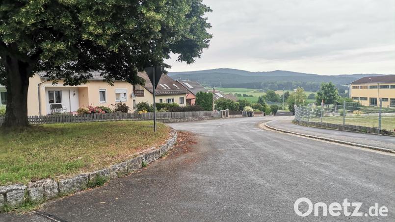 In der Schulstraße, von der Lind bis zum Sportplatz, werden die Wasserleitung und der Kanal erneuert. Die Marktgemeinde Winklarn hofft dafür auf Fördergelder. Bild: amö