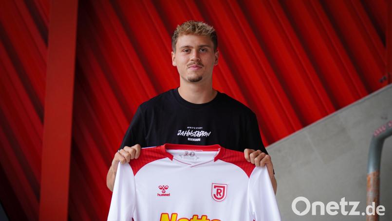 Nick Seidel trägt kommende Saison das Jahn-Trikot. Bild: Liedl/SSV Jahn