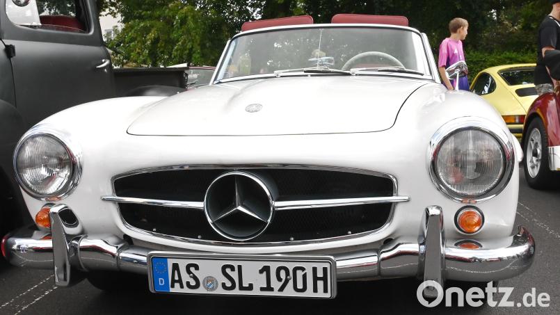 Ein echter Hingucker bei Oldtimer-Treffen ist der Mercedes 190 SL - heute wahrscheinlich teurer als vor Jahrzehnten. Am 3. August gibt es wieder viele dieser Fahrzeuge zu bestaunen. Bild: gf