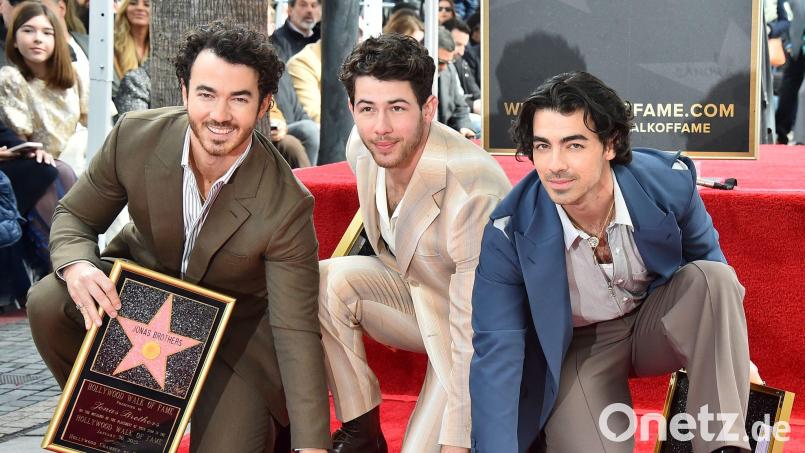 Kevin, Nick und Joe Jonas wurden jung berühmt - und mit unangemessenen Fragen konfrontiert. (Archivbild) Bild: Jordan Strauss/Invision via AP/dpa