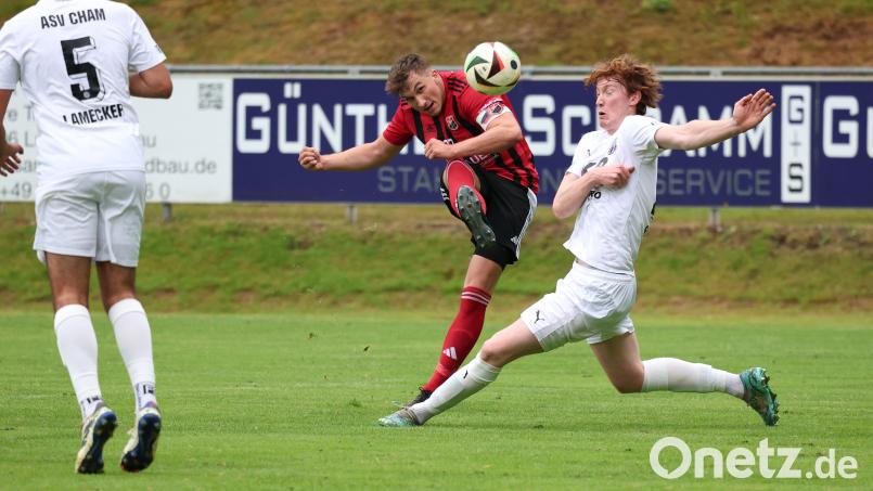 Auf die Treffsicherheit von Torjäger Nico Argauer (Mitte) setzt der SC Luhe-Wildenau im Heimspiel am Samstag gegen den TSV Bad Abbach. Archivbild: Dieter Jäschke