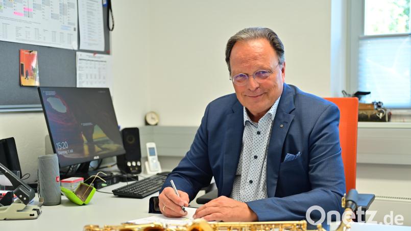 Nimmt nach 45 Jahren Abschied von seiner Musikschule: Erwin Jahreis. Bild: Florian Miedl