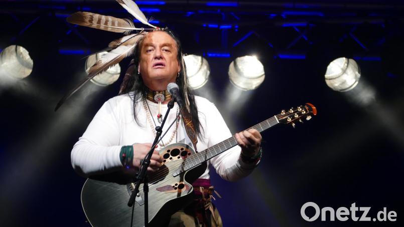 Willy Michl, der Isar-Indianer, spielt in Regensburg. Bild:  Ingo Latteyer/exb