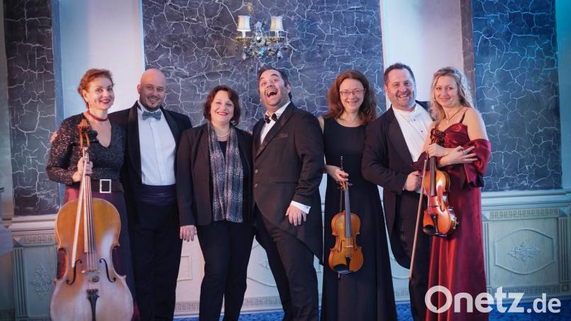 Das Ensemble von &quot;Die Himmlische Nacht der Tenöre&quot;. Bild: Chris Heidrich/exb
