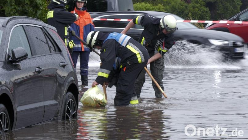Die Feuerwehr in Nürnberg wurde zu einer Vielzahl von Einsätzen gerufen. Bild: Bernd März/extremwetter.tv/dpa