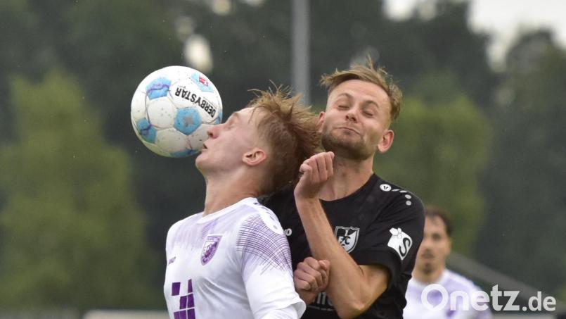 So sehr sich Marvin Melchner und der 1. FC Schwarzenfeld auch mühten: Gegen den TSV Kareth-Lappersdorf gab es nichts zu holen. Bild: ham