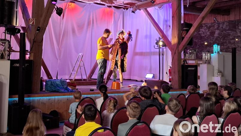 Das Ovigo-Theater präsentierte das Kinderstück „Käpten Knitterbart“. Bild: Schloss Guteneck