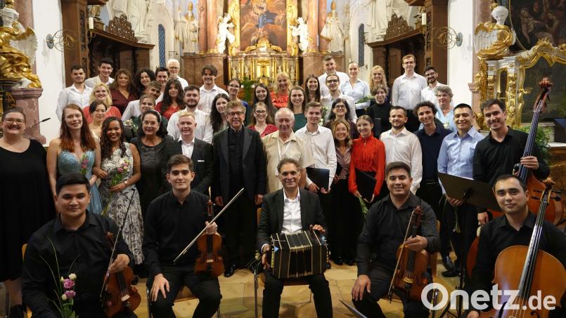 Der Chor Capella Transylvanica wurde 1995 an der Universität Cluj gegründet und hat zahlreiche Preise bei nationalen und internationalen Festivals gewonnen. Bild: Festival junger Künstler Bayreuth/exb