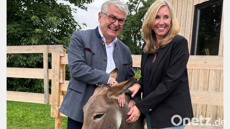 Bayerischen Kultusministerin Frau Anna Stolz in der Mittelschule Neunburg vorm Wald Bild: Martin Scharf