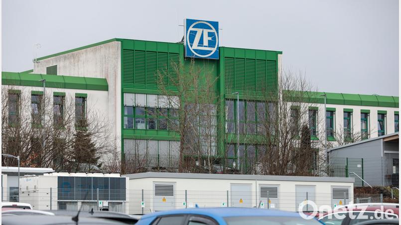Der ZF-Konzern verschärft seinen Sparkurs. Für den Standort in Auerbach mit seinen rund 1500 Arbeitsplätzen gibt es deswegen keine Entwarnung. Archivbild: Wolfgang Steinbacher
