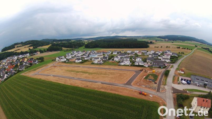 Das neue Baugebiet &quot;Gleitsweg&quot; liegt im Süden von Irchenrieth. 17 der 27 Parzellen sind bereits verkauft. Bild: Christoph Hammer