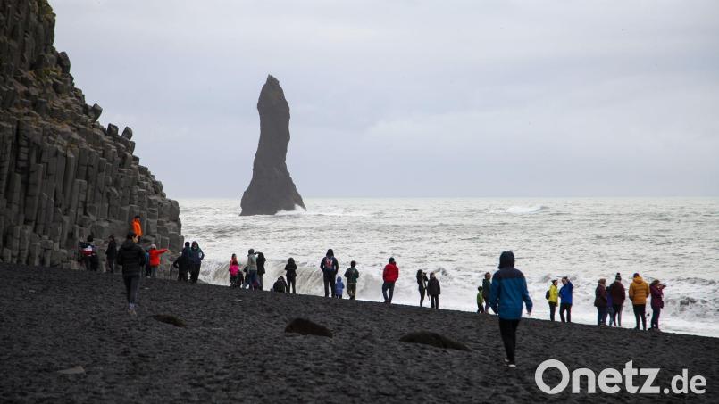 Am Strand Reynisfjara kam es am Wochenende zu einem tragischen Unglück. Archivbild: Steffen Trumpf/dpa