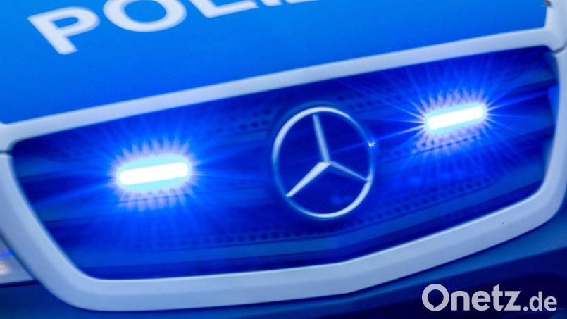Polizeibeamte stoppten einen Mann bei Waldershof, der unter dem Einfluss von Drogen stand. Symbolbild: Jens Büttner/dpa