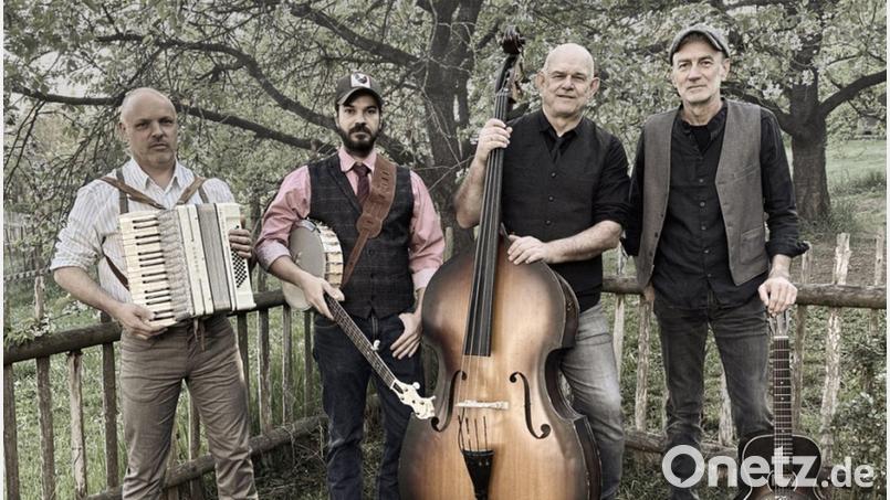 The Rooster Crows spielen im &quot;Kulturbahnhof Parapluie&quot; in Weiden. Bild: Hans Deml/exb