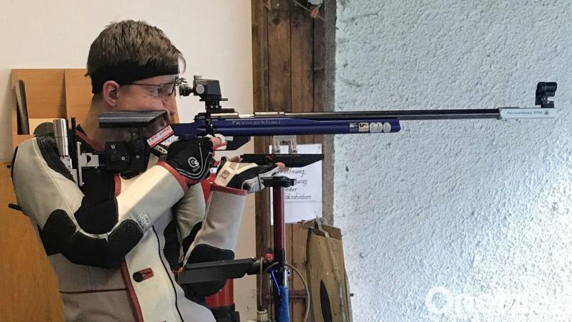Florian Beer beim Training. Der Mähringer startete vergangene Woche bei der Kleinkaliber-EM in Frankreich. Archivbild: Dieter Beer