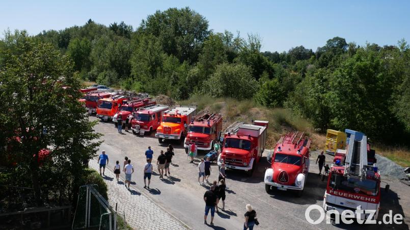 So wie im vergangenen Jahr werden sich auch heuer wieder am 10. August zahlreiche Feuerwehr-Oldtimer neben dem Feuerwehrhaus aufstellen Bild: flm