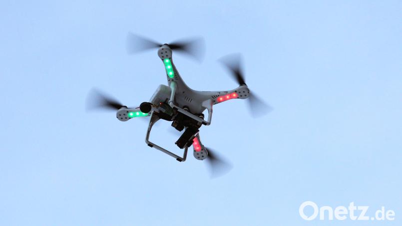 Einem britischen Touristen droht eine Geldstrafe von 200.000 Euro, weil er auf einem Festival in Spanien ohne Genehmigung eine Drohne fliegen ließ. Symbolbild: Karl-Josef Hildenbrand