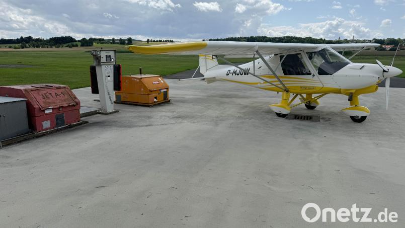 Die Tankstelle auf dem Flugplatz Latsch wird nicht mehr genutzt. Ihre Sanierung ist aufwändig und teuer. Sie soll stillgelegt werden. Bild: Gabi Schönberger