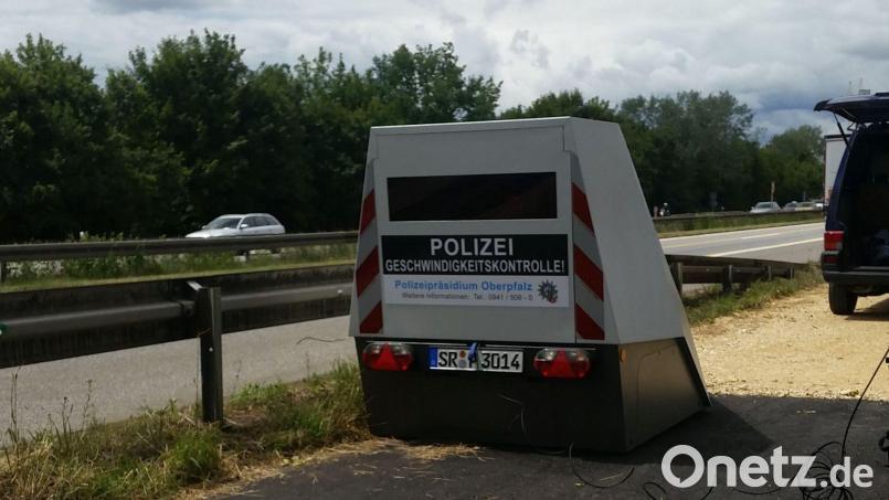 Ein Autofahrer wurde auf der A2 bei Burg mit 321 km/h geblitzt. Symbolbild: jut