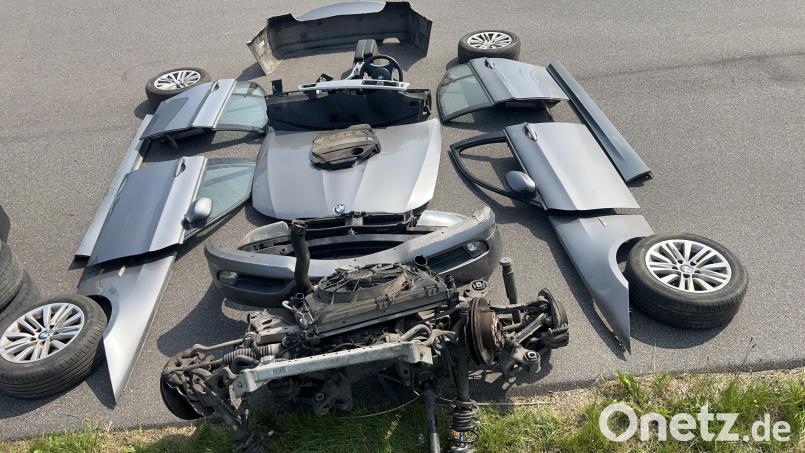 Sichergestellte Fahrzeugteile Bild: PP Oberpfalz