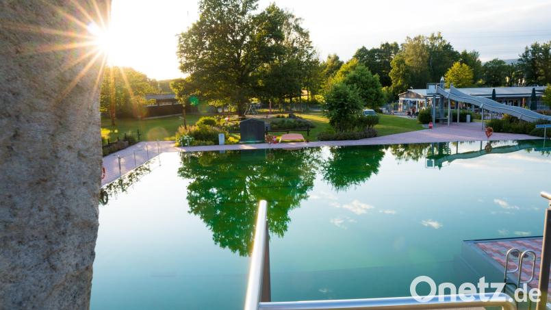 Das Naturerlebnisbad im Kemnather Land bietet Freizeitspaß und Erholung. Bild: Naturerlebnisbad im Kemnather Land