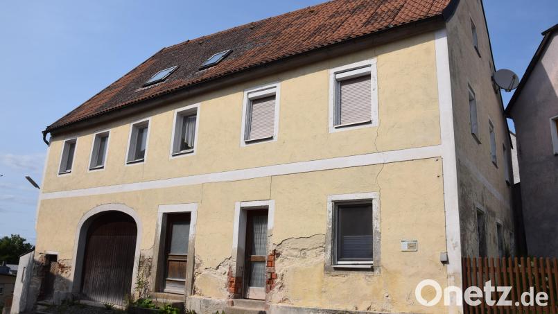 Das Anwesen Schlossgraben 2 soll zu einem Mehrparteien-Wohngebäude umgebaut werden. Bild: fla