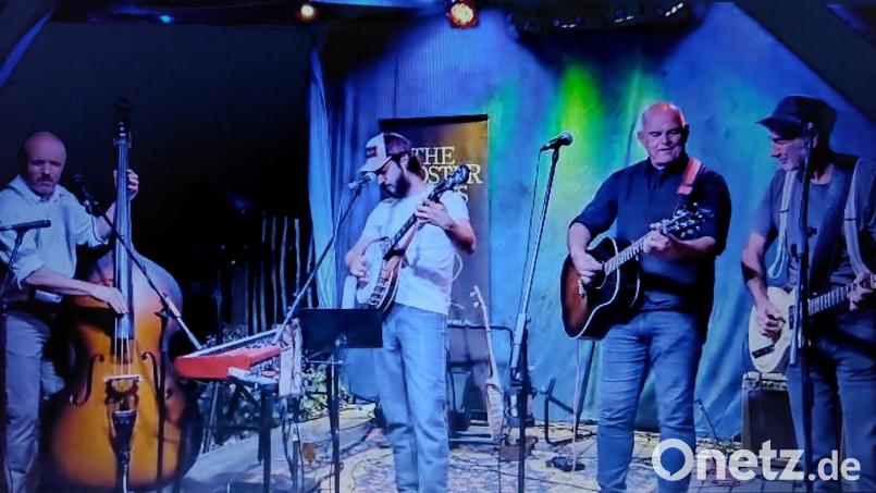 &quot;The Rooster Crows&quot; auf der Biergarten-Live-Stage im &quot;Parapluie&quot; schicken das Publikum in die Sommerpause. Bild: uz
