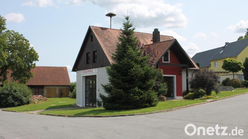 Seit 130 Jahren gibt es die Feilersdorfer Feuerwehr, seit 75 Jahren die Heilige-Familie-Kapelle: Diese Jubiläen feiern die Feilersdorfer am 17. August. Bild: Bernhard Piegsa