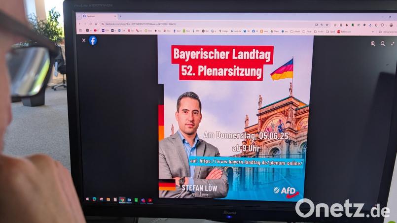 Stefan Löw neben dem Maximilianeum. An den Sitzungen des Landtags darin hat er allerdings schon länger nicht mehr teilgenommen. Bild: Ganzmann