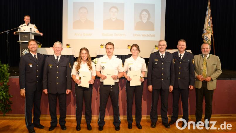 Die Ernennungsfeier fand in der Nabburger Nordgauhalle statt. Bild: Polizeihauptkommissar Roland Seidel, VII. Bereitschaftspolizeiabteilung, Servicedienste