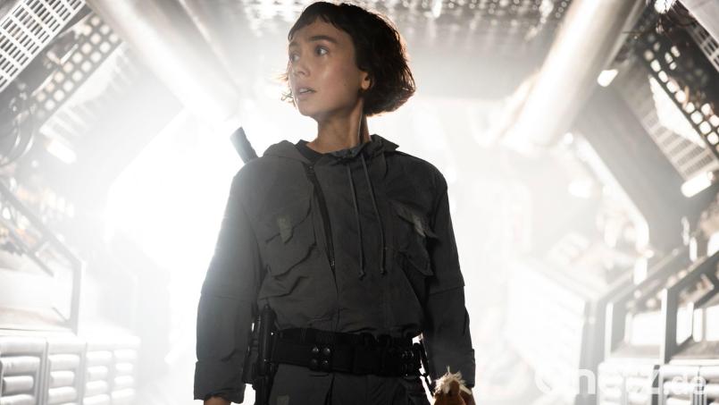Sydney Chandler spielt Wendy. Bild: -/Disney+/dpa