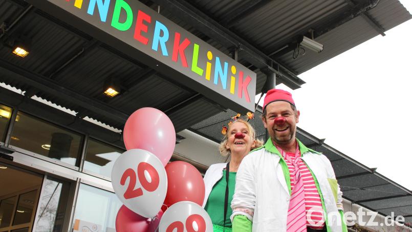 Die KlinikClowns kommen seit 20 Jahren in das Klinikum in Weiden. Ihre Besuche stärken die psychische und emotionale Verfassung der Kinder Bild: Michael Reindl