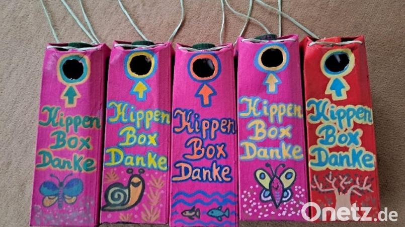 Raucher sollen ihre Zigarettenstummel in den von Helga Kick gebauten Kippenboxen entsorgen. Bild: Helga Kick