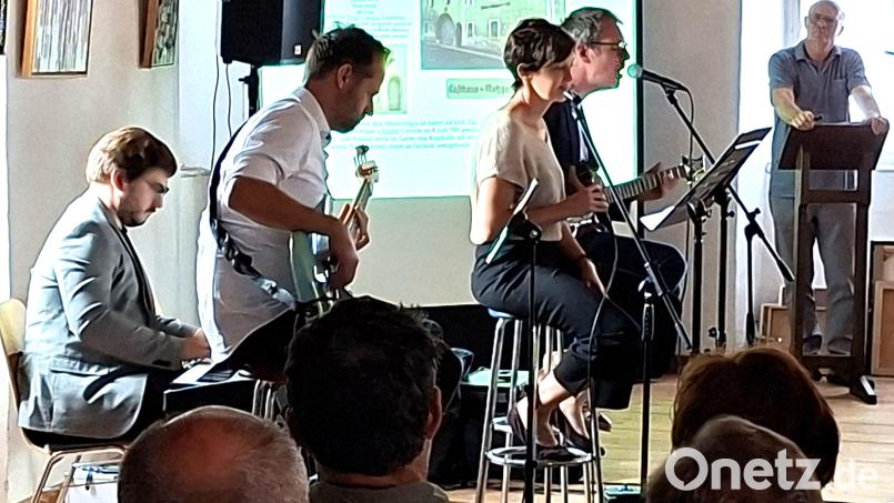 Die Protagonisten des Abends: Florian Schröter, Michael Dürr, Carolin Vogl und Sebastian Karnatz sowie Siegfried Link (von links). Sie waren W(Ö)rtlich beim Mulzer. Bild: tra