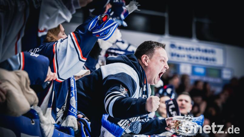 Die Blue Devils Weiden laden ihre Fans am kommenden Samstag um 12.30 Uhr zum öffentlichen Training ein. Archivbild: Tobias Neubert