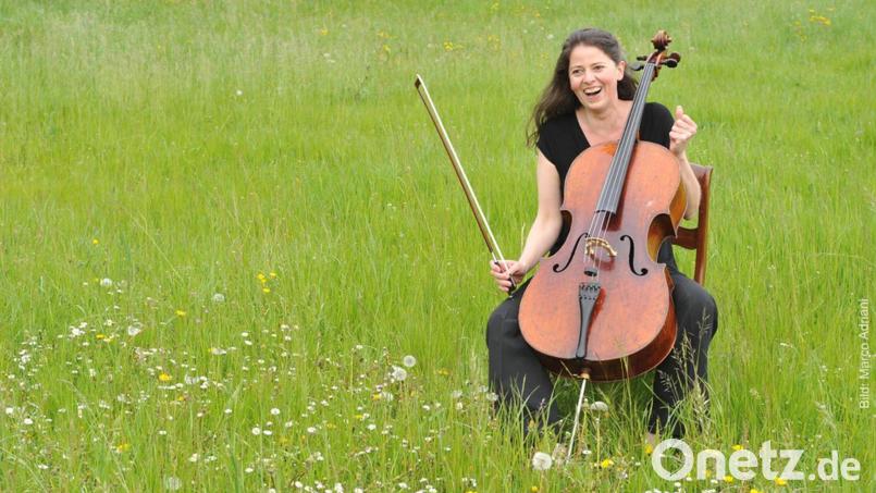 Cellistin Ulrike Hofmann (Bild) und Akkordeonist Gianni Fassetta entführen mit Werken von Max Reger bis Astor Piazzolla auf eine faszinierende Reise zwischen Tradition und Moderne. Bild: Marco Adriani/exb