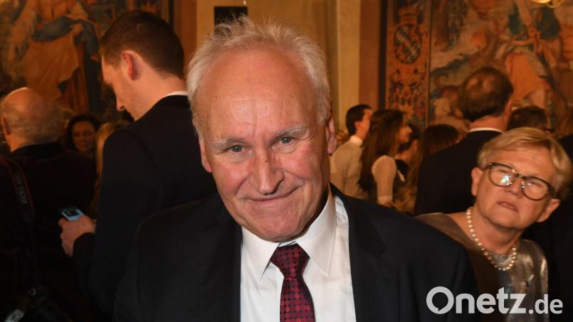 Der frühere CSU-Chef Erwin Huber hat nach einem Studium großen Respekt vor der Jugend. (Archivbild) Bild: Felix Hörhager/dpa