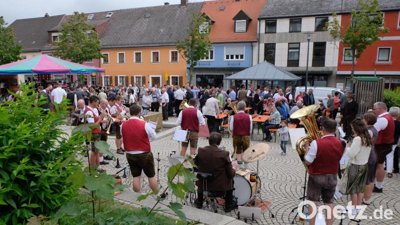 Der traditionelle Teil der Flosser Kirwa findet wieder am Sonntag, 24. August, am Marktplatz statt. Archivbild: le