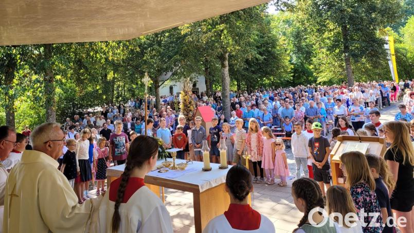 In jeder Hinsicht gelungen war der Familiengottesdienst beim Hahnbacher Frohnbergfest am letzten Sonntagvormittag. Bild: mma