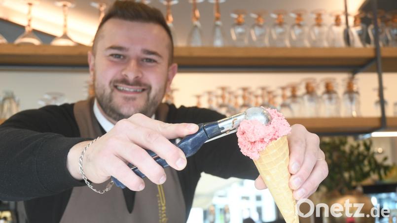 Im Eiscafé Dolce Vita in Weiden gab es im kühlen Juli weniger Kundschaft. Archivbild: Gabi Schönberger