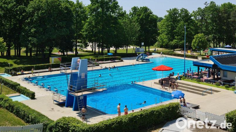 Schreckmoment im Waldbad Grafenwöhr: Kurz nach dem späten Saisonstart Mitte Juli gab es am Donnerstagnachmittag Chlorgasalarm. Archivbild: Stefan Neidl