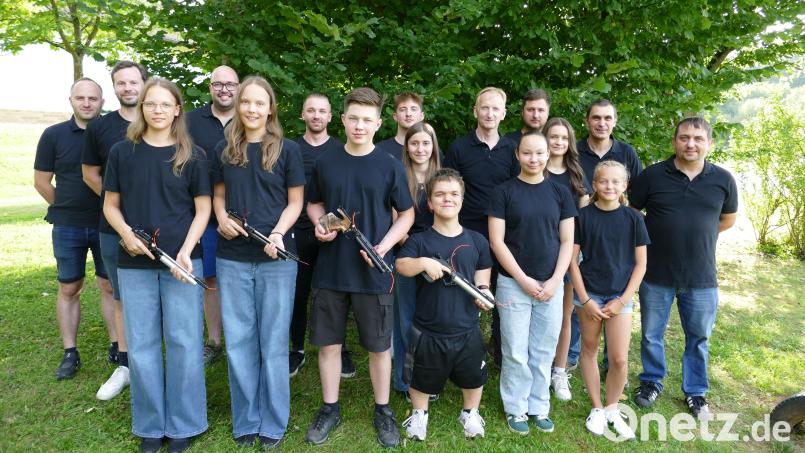Ein Großteil der Kastler Abordnung mit ihren Betreuern. Bei den Meisterschaften erhofft man sich wieder eine ruhige Hand und das notwendige Quäntchen Glück Bild: rwo