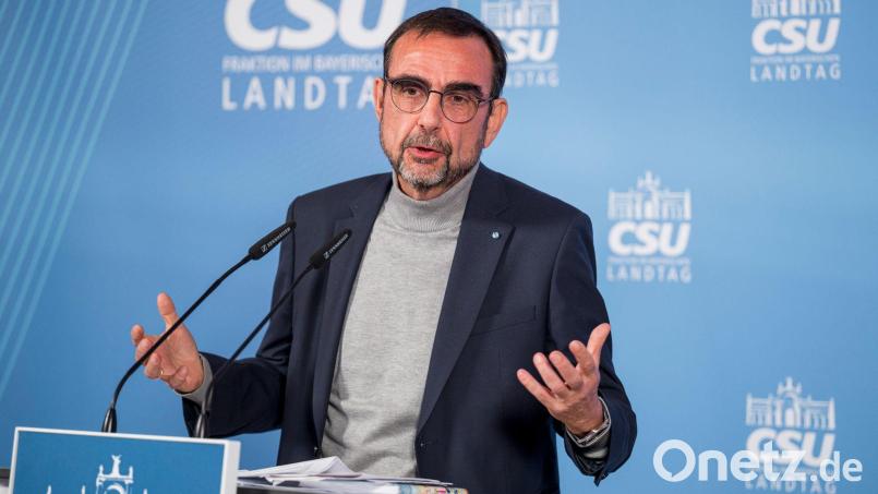 Der richtige Ansatz, um Patienten besser zu steuern, sei laut Holetschek (CSU) das im Koalitionsvertrag vereinbarte Primärarztsystem mit verlässlicher Terminvergabe. Bild: Daniel Vogl/dpa