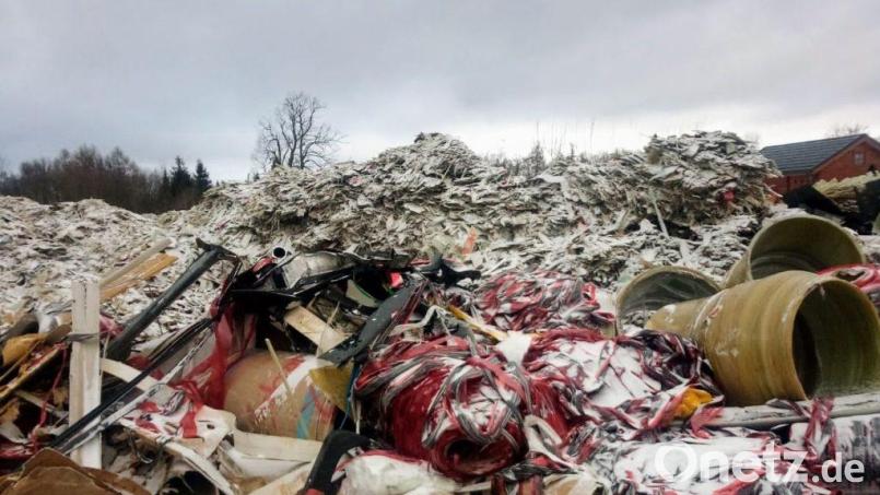 Ein Bild von der Müllhalde in Jiříkov, das Bürgermeister Barbora Šišková aufgenommen hat. Die Bürgermeisterin stoppte damals die Lkw und löste den Skandal aus. Bild: Jiříkov Mayor Barbora Šišková